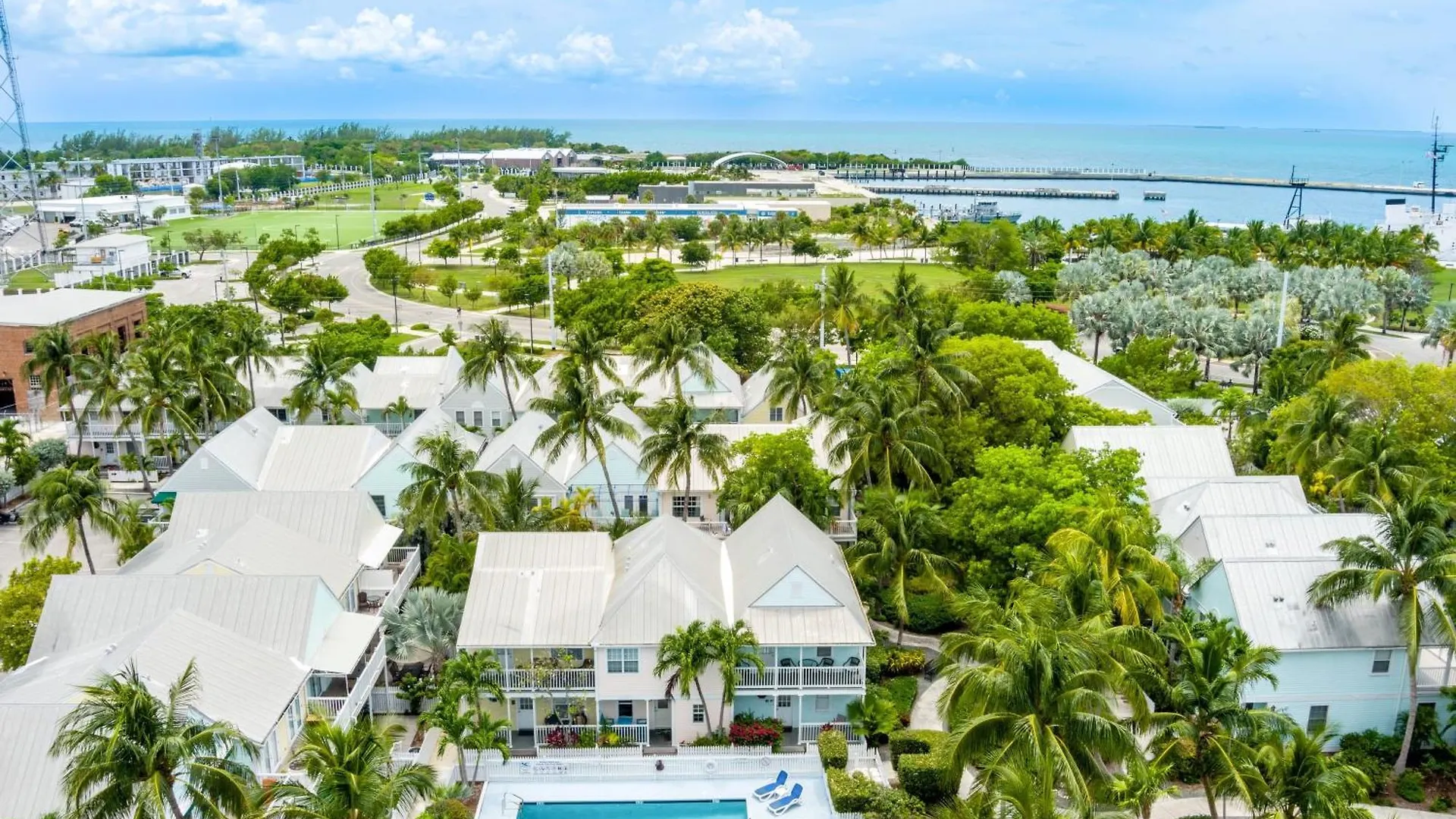 Dom wakacyjny A Siesta Bay By Avantstay Key West Walkable Gated Community Shared Pool Week Long Stays Only