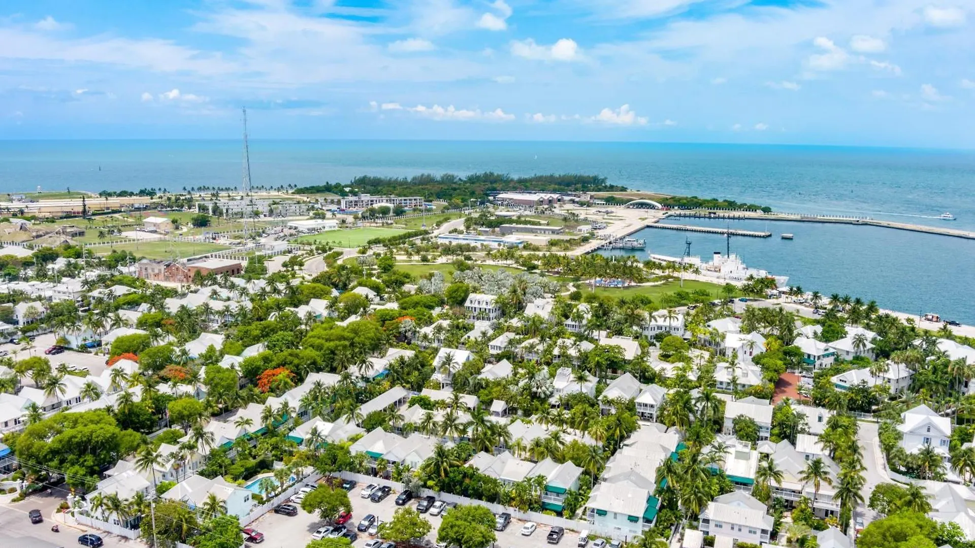 A Siesta Bay By Avantstay Key West Walkable Gated Community Shared Pool Week Long Stays Only
